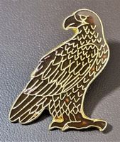 P825 - Pin Adler