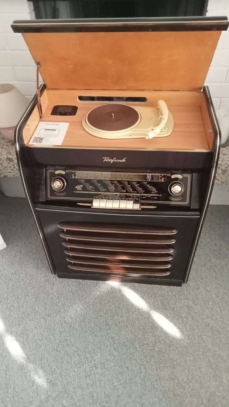 Radios: Radiomöbel mit DAB – Gebraucht aus Gwatt (Thun) von Oldidoc 2