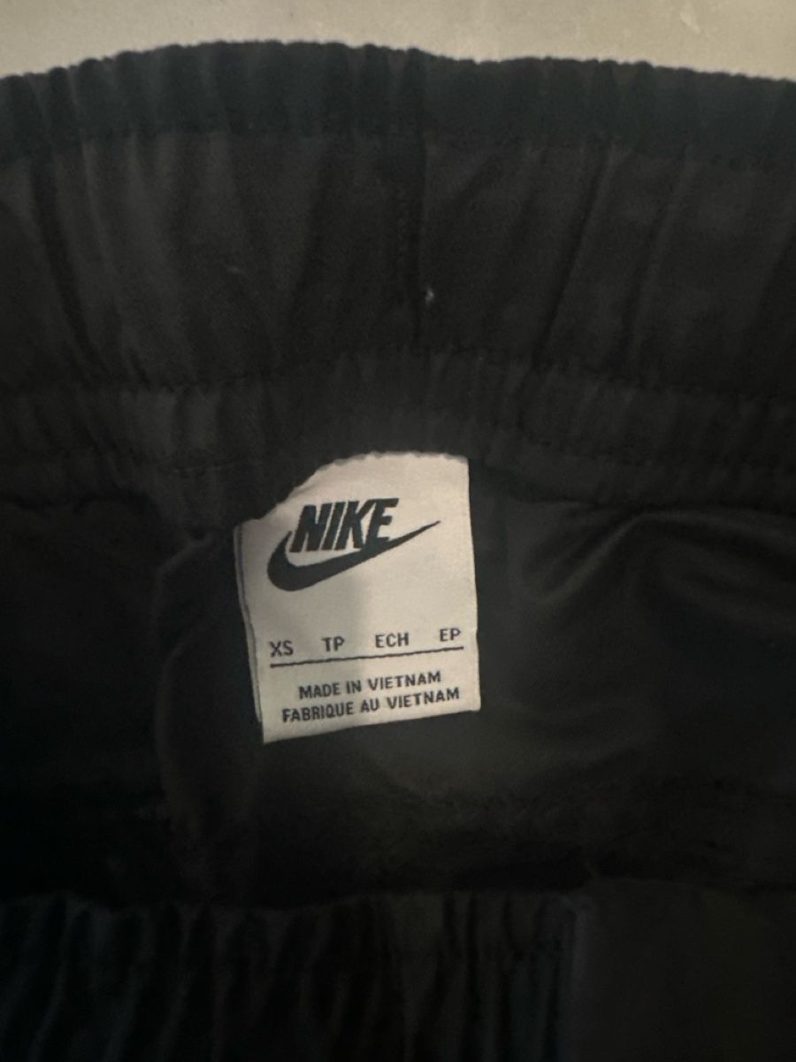 Nike Pantaloni: Pantalon Cargo Nike – Nuovo (secondo la descrizione) da Founex venduto da reb_fws9 1