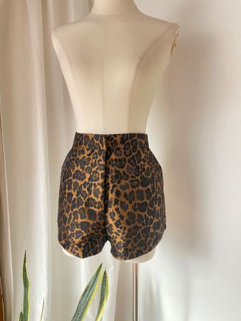 Leopard Elegant Shorts Size M