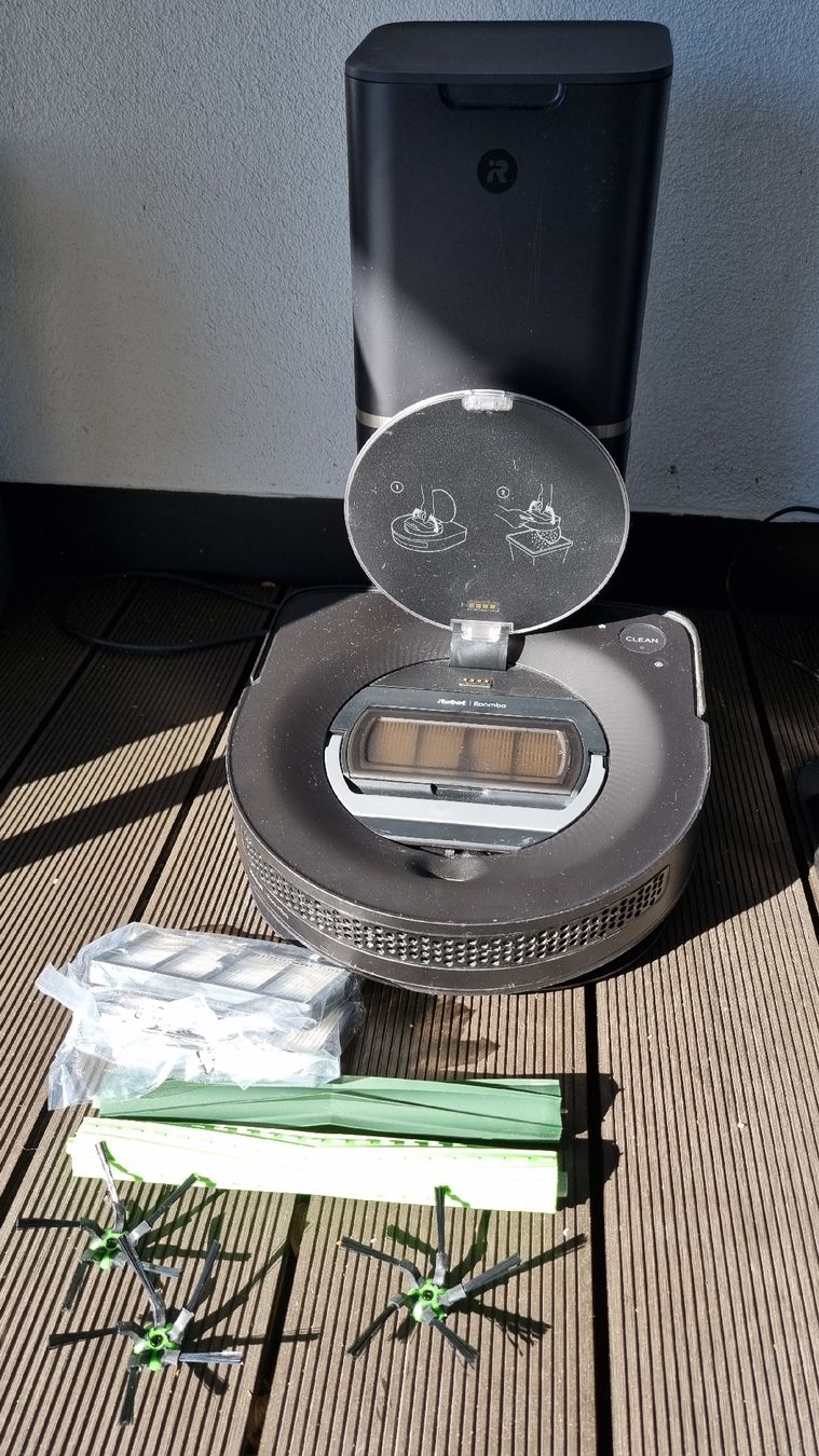 Irobot Staubsauger & Zubehör: iRobot Roomba S9+ – Gebraucht aus Schlieren von stefant3