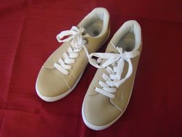 Trendy Damen Sneakers Gr. 37 beige/gold - Frühlingsstil!