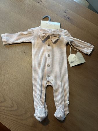 TheMilkBerry wunderschöner Overall + Haarband für Babygirls 