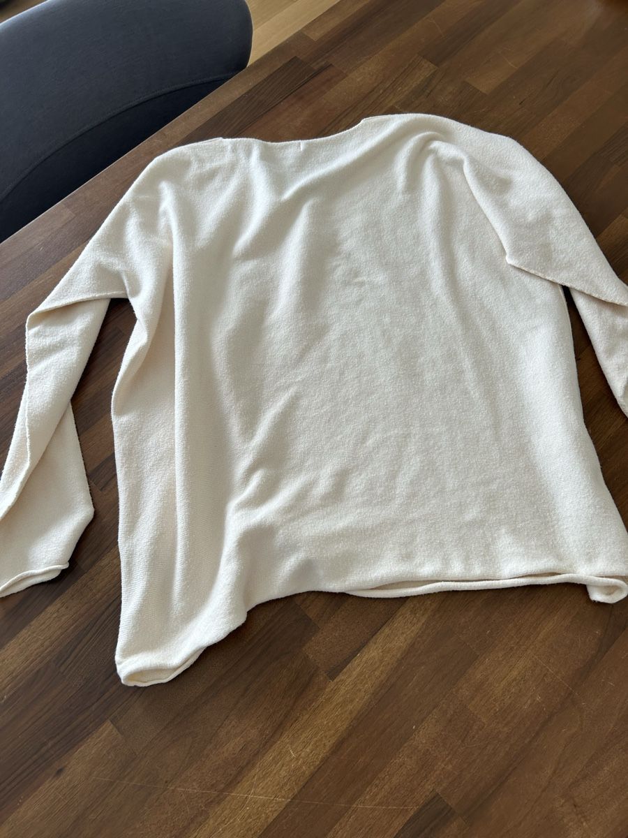 Pullover & Sweatshirts: PLEASE Feinstrick Pullover V-Ausschnitt Creme/Off-White  – Neu (gemäss Beschreibung) aus Balsthal von LaLiLu77 5