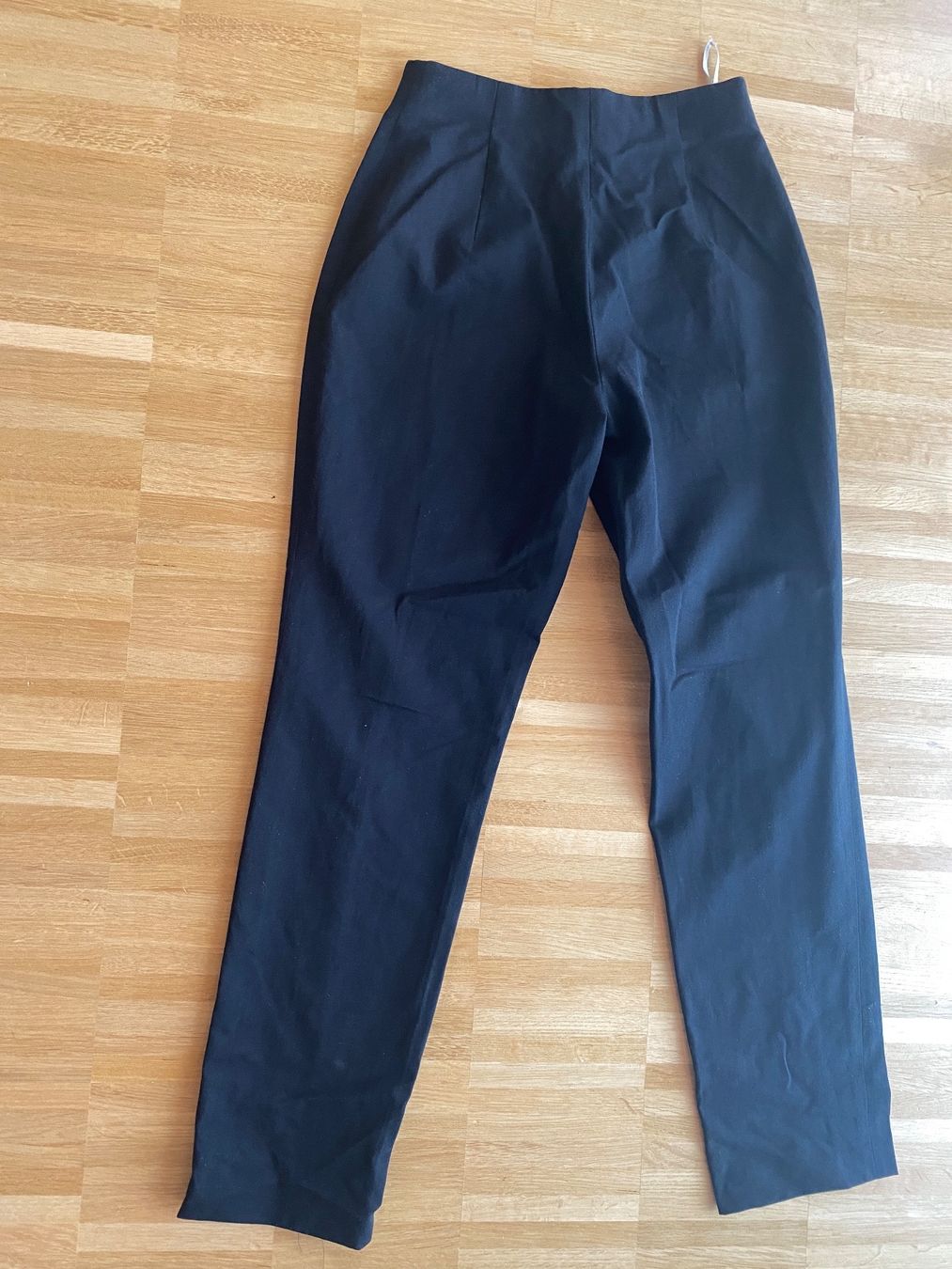 Pantaloni: Bianca Hose, mit 6% Elasthan Grösse 38 – Usato da St Gallen venduto da Berta343 2
