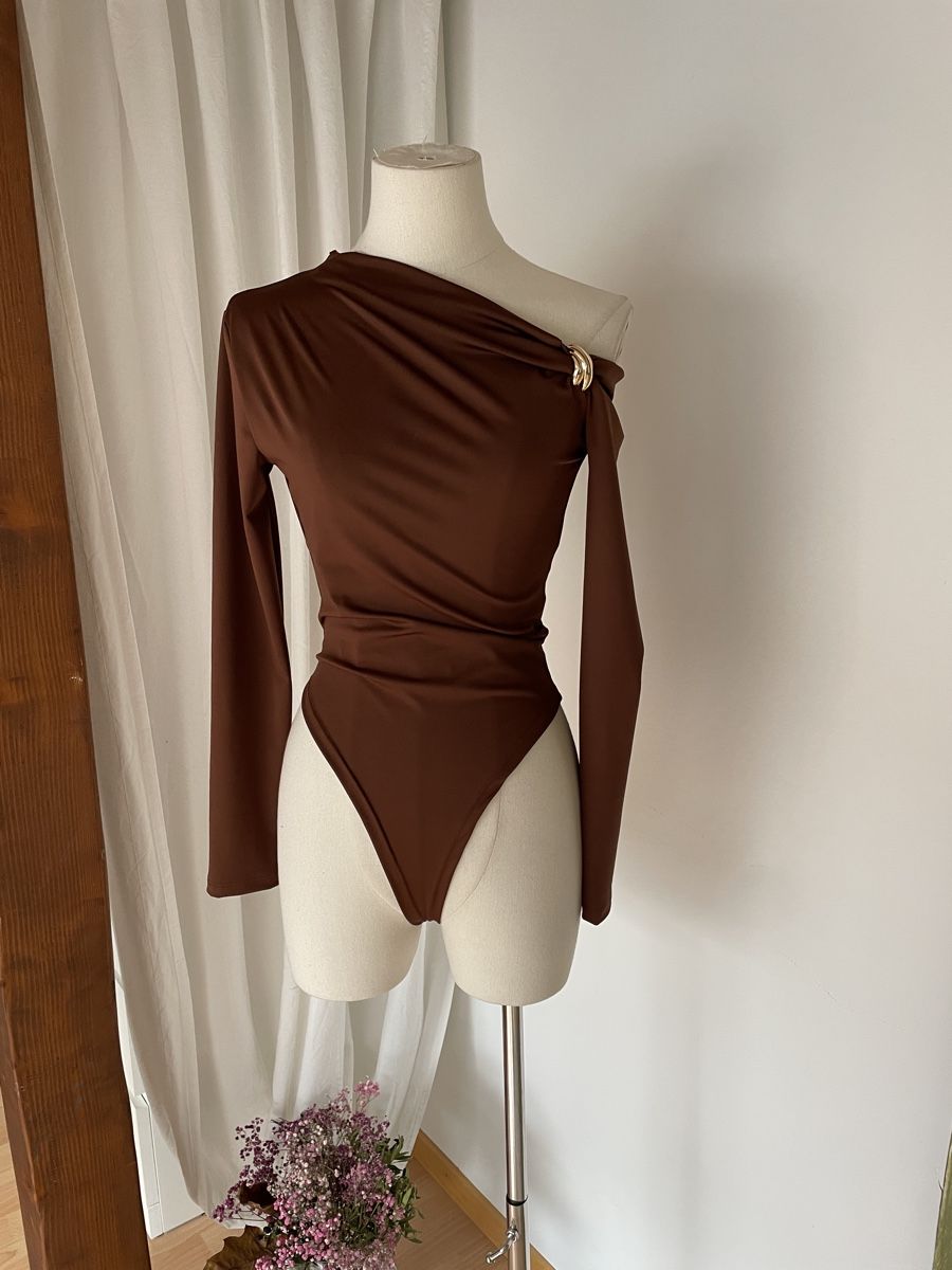 Top: Brauner bodyszuit – Nuovo (secondo la descrizione) da Baden venduto da kar_rm7y 1