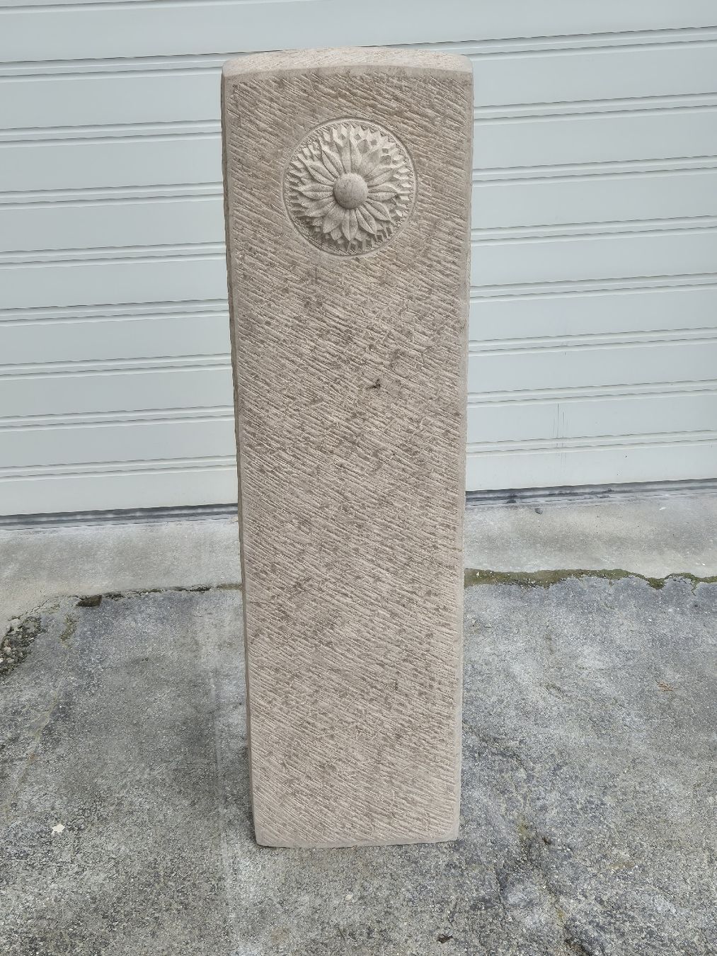 Skulpturen & Statuen: Grabstein mit Sonnenblume – Neu (gemäss Beschreibung) aus Ehrendingen von Amigo5 2