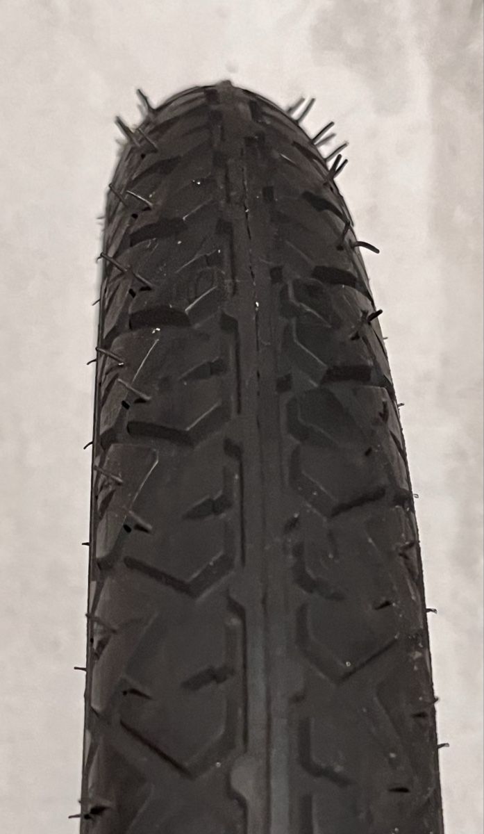 Mofas: Pneu Michelin VM100 – Neu und originalverpackt aus La Neuveville von Oxalis-Studios