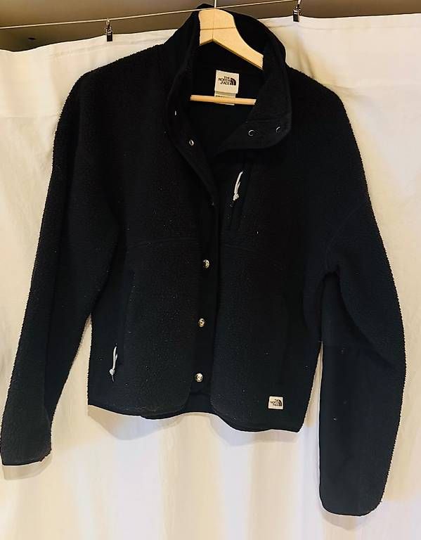 Giacche: North Face Fleece schwarz – Usato da St. Gallen venduto da lauralengwiler