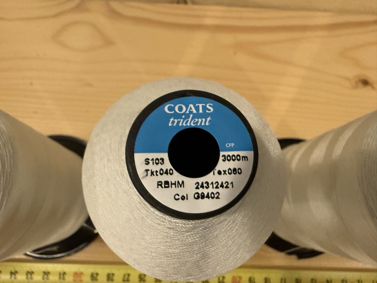 Macchine da cucire: 3X Coats Trident S103 Tkt040 Sewing Thread 3000m - Durable! – Nuovo (secondo la descrizione) da Zürich venduto da David.1 2