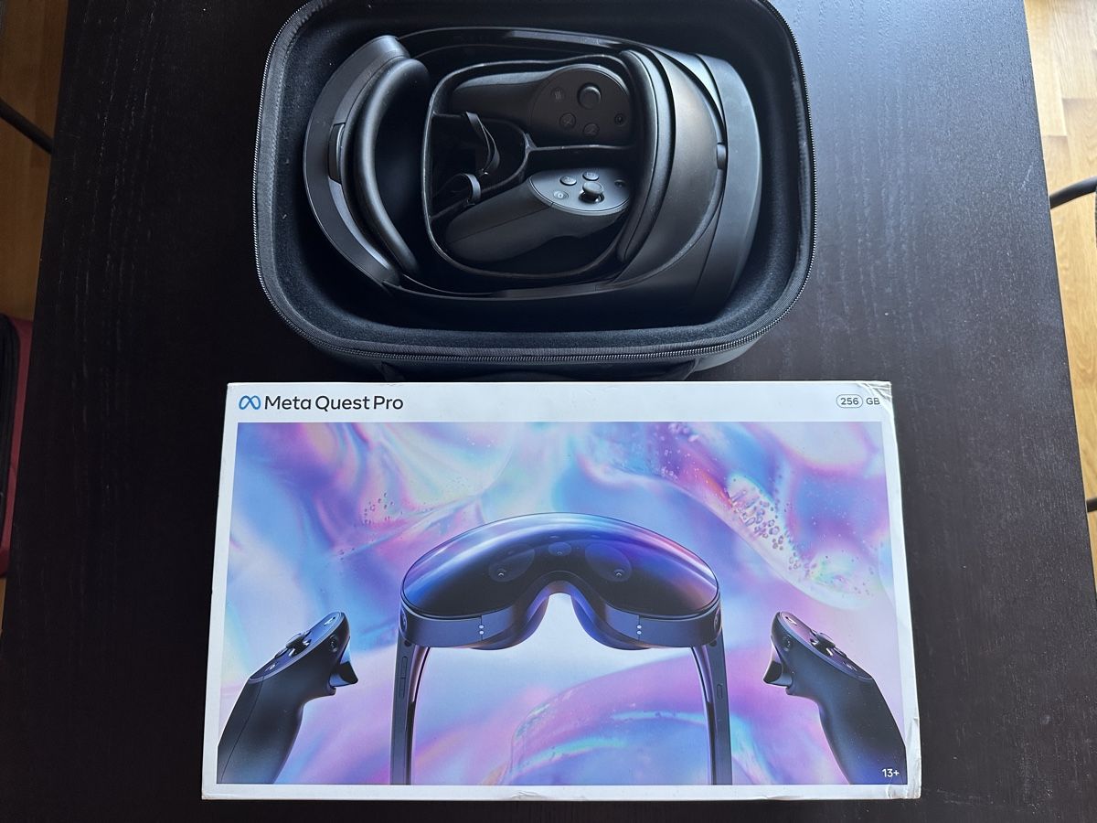 Meta Casco VR: Meta Quest Pro (VR headset, with eye tracking) – Nuovo (secondo la descrizione) da Zürich venduto da martpie