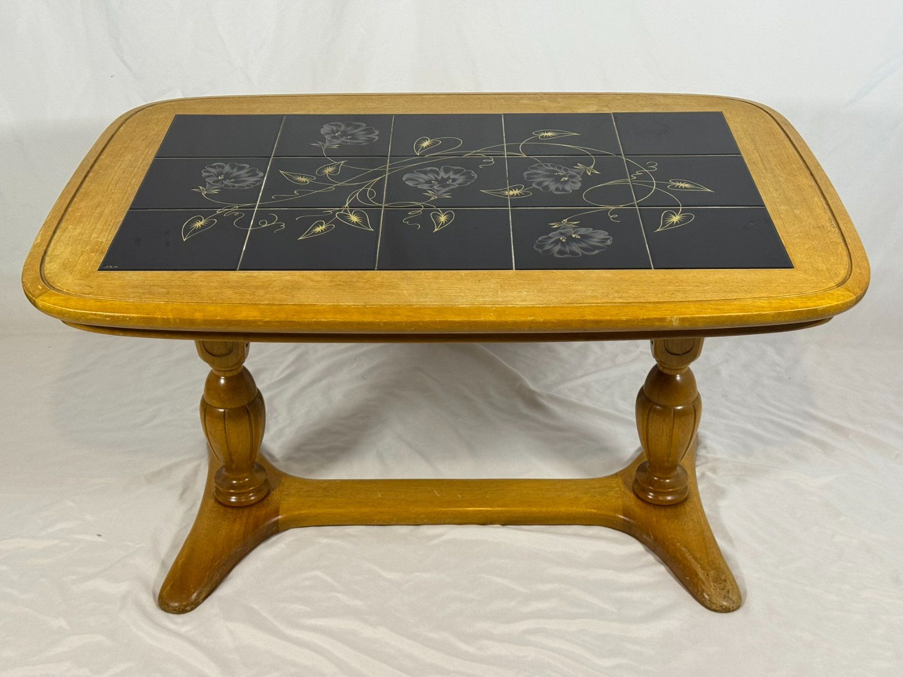 Tavoli: Table basse vintage signée – 1965 – Usato da Tramelan venduto da lolopat 1
