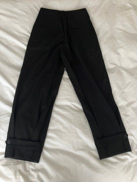 Pantaloni: Pantalon noir élégant, taille 34- Style impeccable! – Usato da Marin-Epagnier venduto da rchouchouu 1