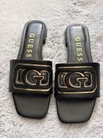 Guess Pantolette schwarz gold