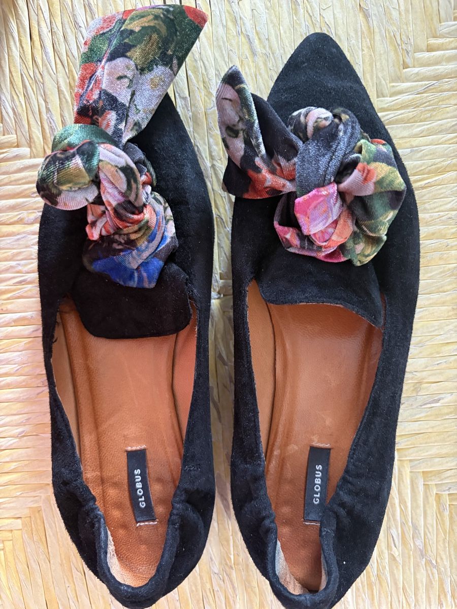 Globus Scarpe da donna: Schwarze Globus Ballerinas mit Schleife – Usato da Maienfeld venduto da saoma123