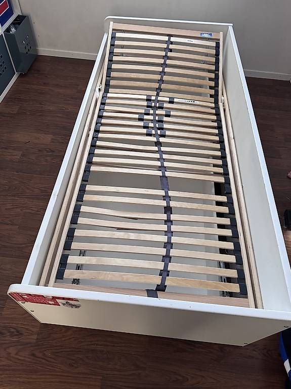 Betten: Bett 90x200 ohne Matratze – Gebraucht aus Winterthur von Smile_1988 4