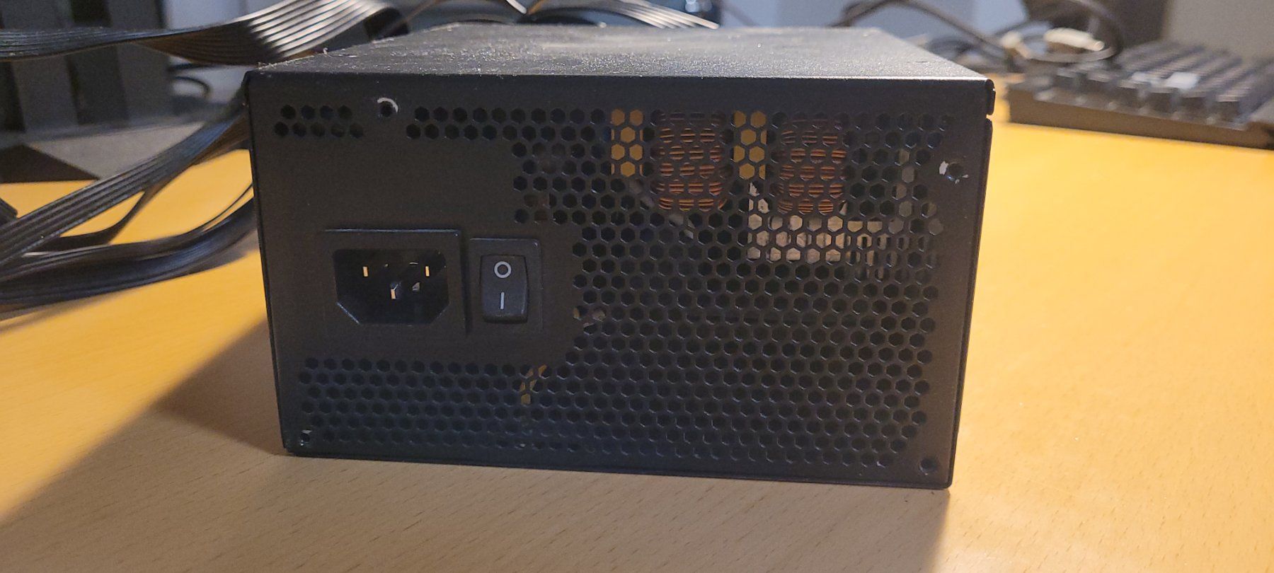 Elektronikbauteile: Bundle: CPU Cooler, PSU, Gaming keyboard – Gebraucht aus Basel von matteo_sz 9