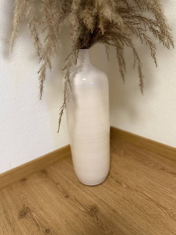 Vase & Récipients: Hohe weisse Vase mit Pampasgras – D'occasion à Winterthur par fij_f65r 1