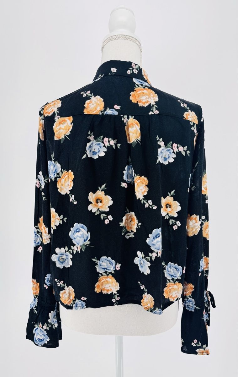 H&M Blusen: # WOMAN - Bluse Gr. 34 - H&M # – Gebraucht aus Bolligen von secondhand-with-love 2