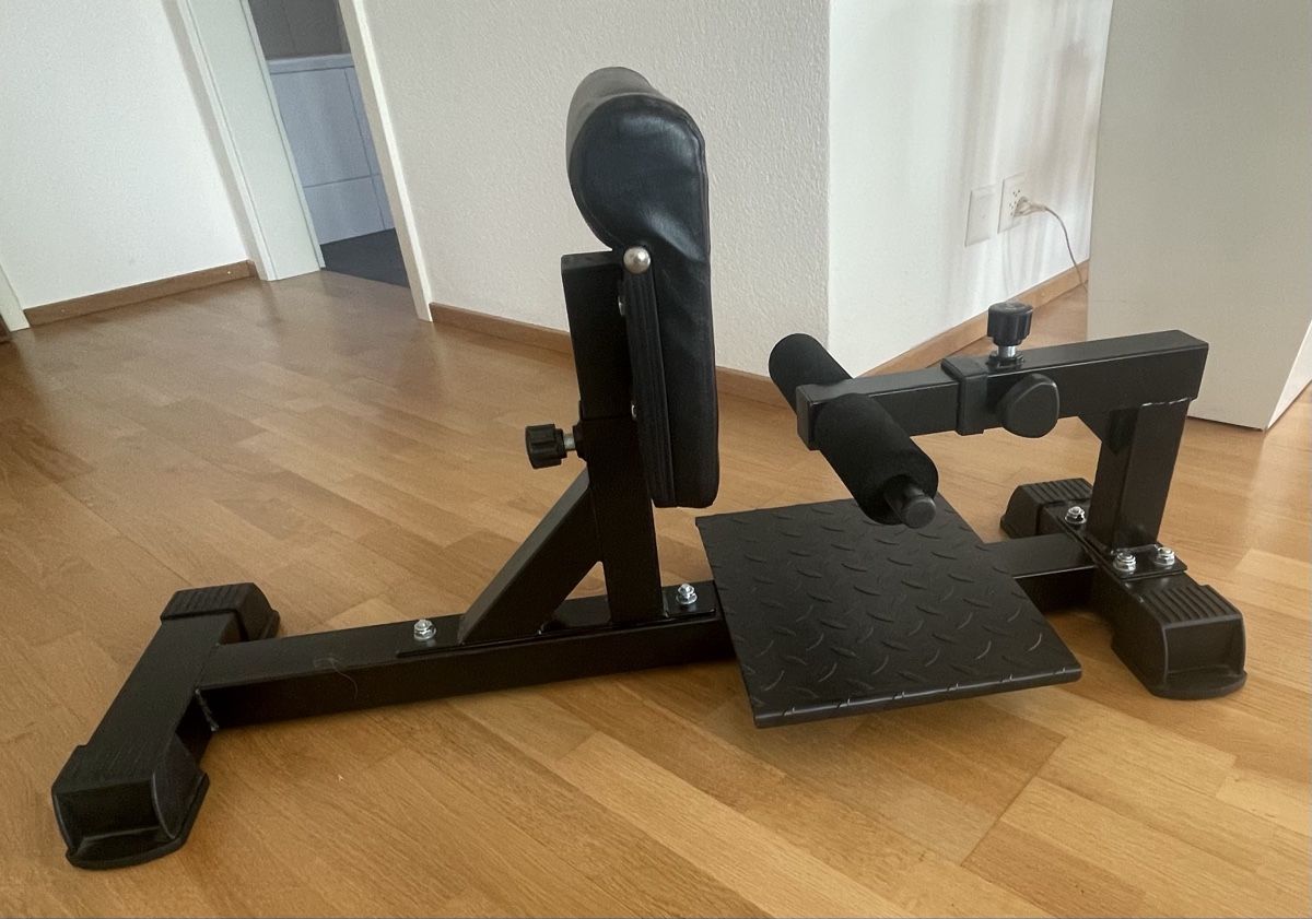 Hometrainer: Kniebeugentrainer SISSY SQUAT BENCH – Neu (gemäss Beschreibung) aus Frenkendorf von carpe-diem