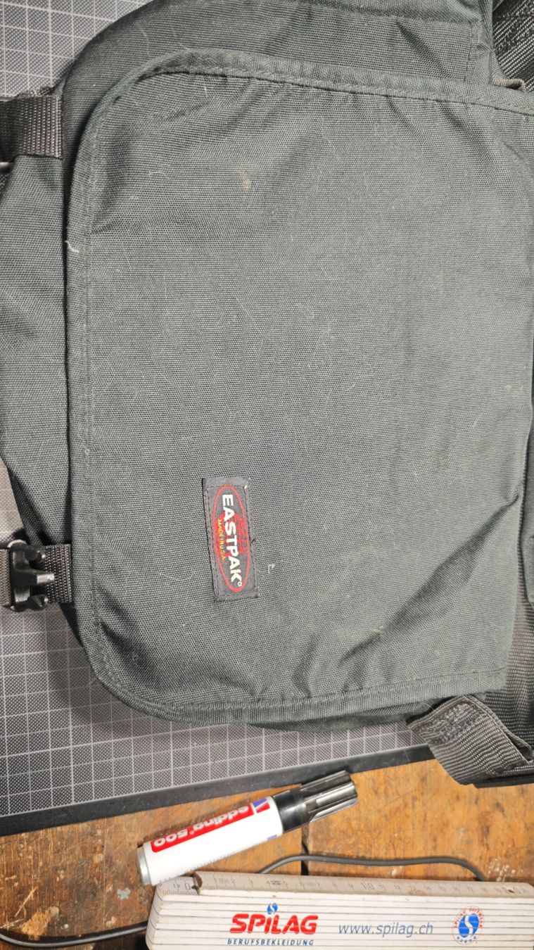 Eastpak Borse: Wunderschöne alte Seitentasche Eastpak – Usato da Gelterkinden venduto da MYSTOREFORYOU4460 4