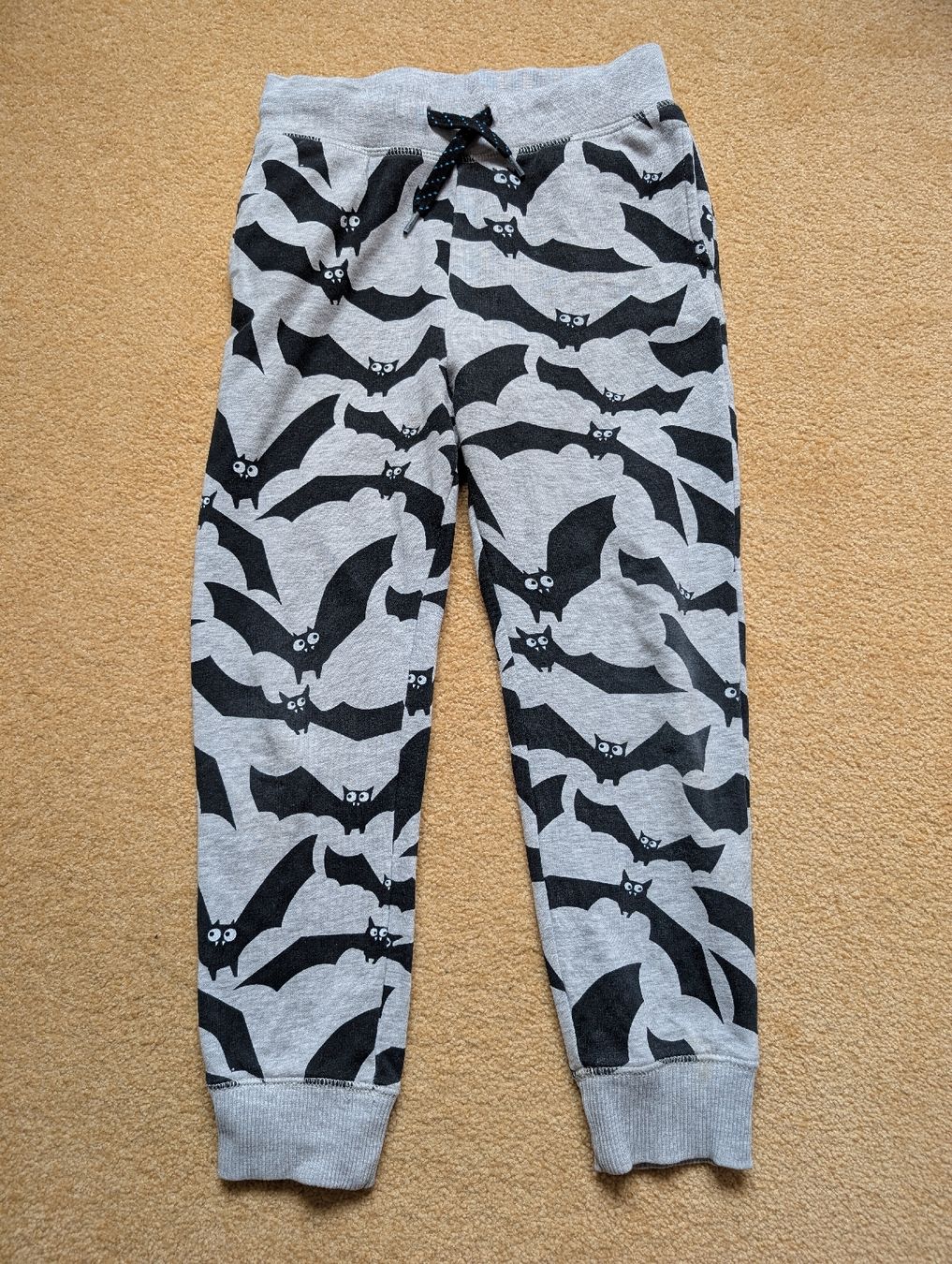 H&M Pantaloni: Trainerhose, Gr. 128 – Usato da Winterthur venduto da voan 1