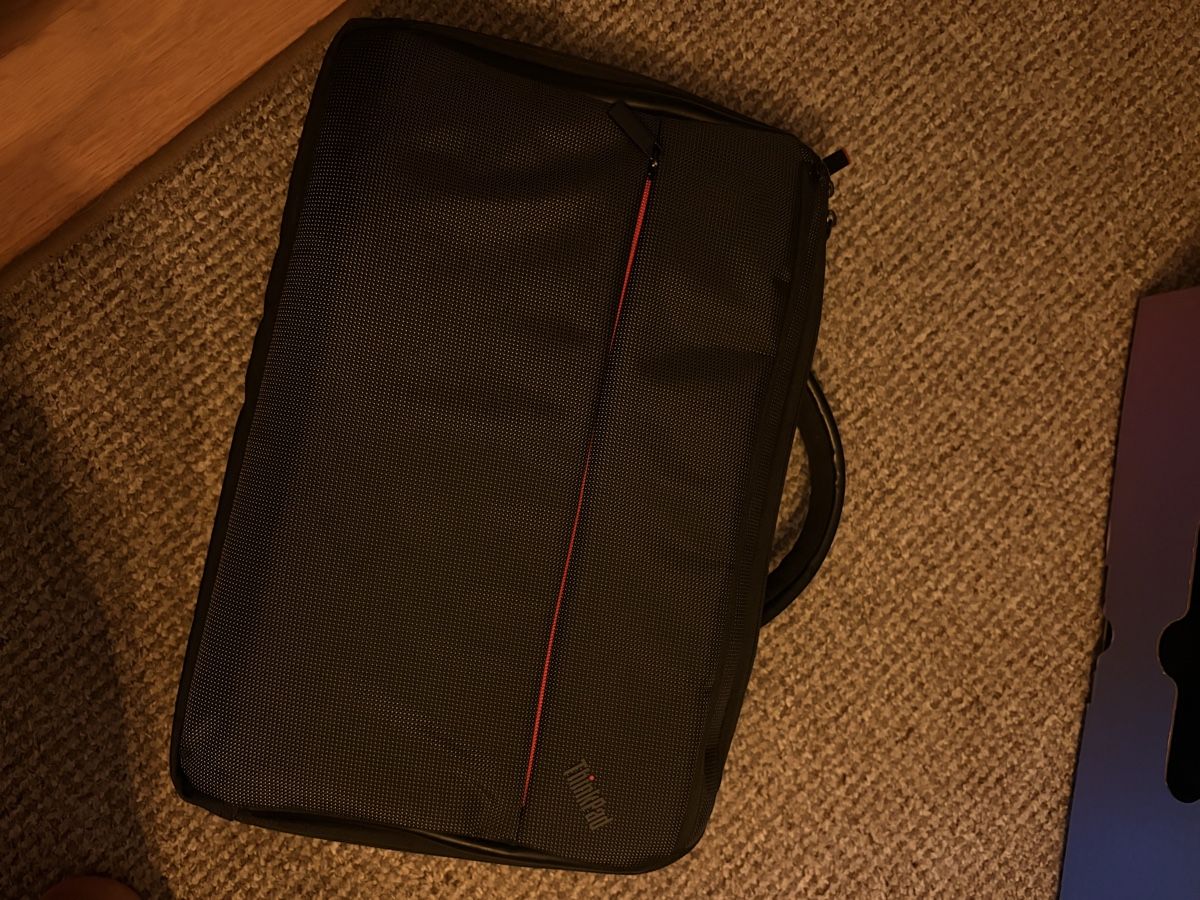 Lenovo Taschen: ThinkPad Laptoptasche  Original ThinkPad Laptoptasche – Neuw – Neu (gemäss Beschreibung) aus Ebikon von ali_kd8c