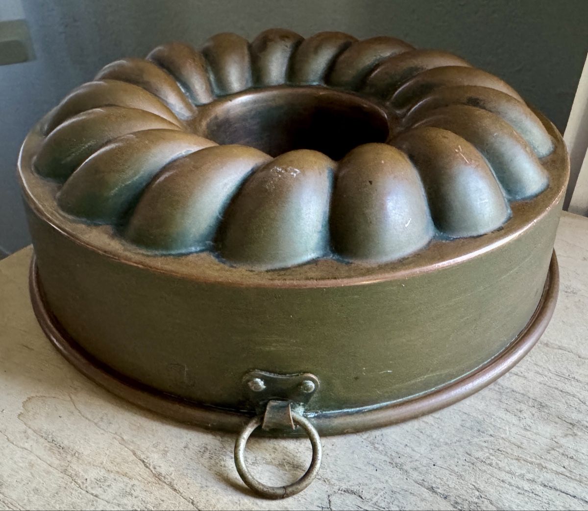 Moules à gâteaux: Alte Backform aus Kupfer Ringform Kranzform 23 cm – D'occasion à Rothrist par Luckywinner