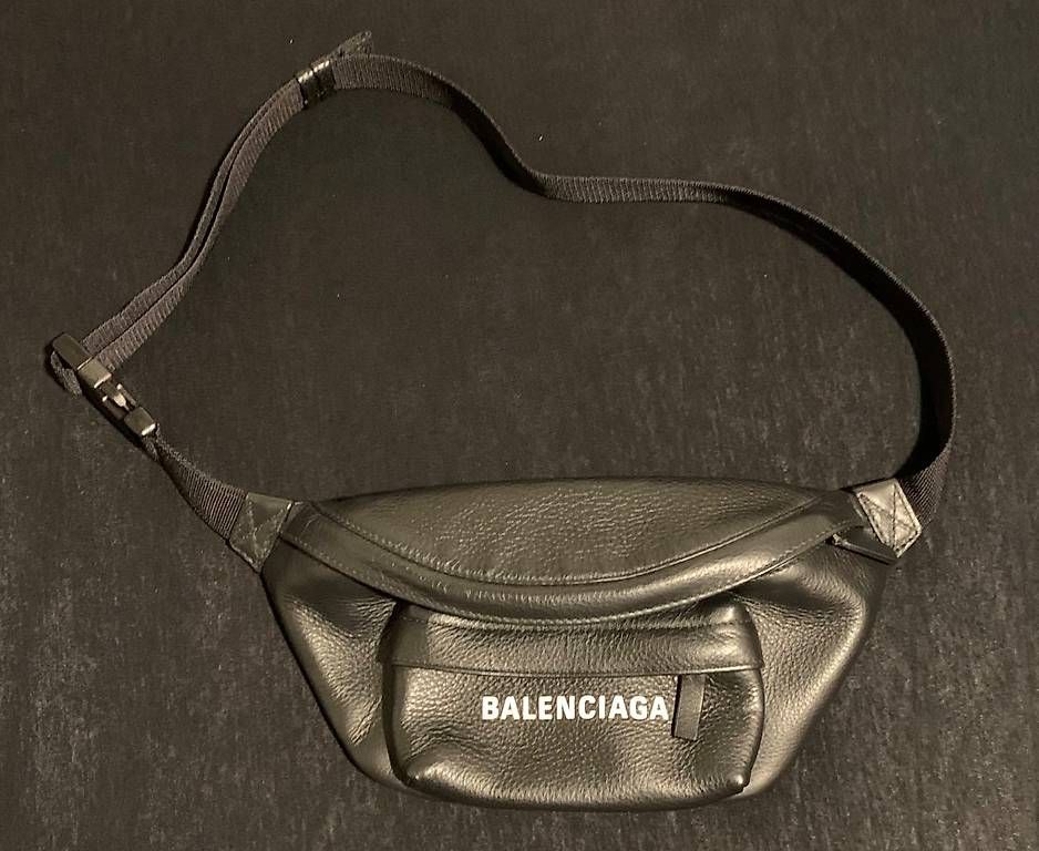 Taschen: Balenciaga Bauchtasche – Gebraucht aus Bern von Nici2210 1