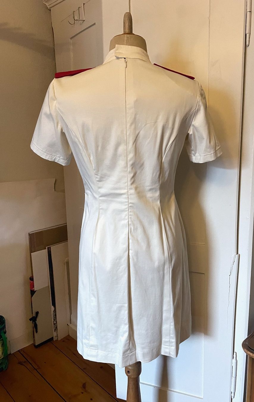 Costumi: Krankenschwester Kostüm, Kleid aus der Macbeth Oper – Usato da Zürich venduto da Caro55 4