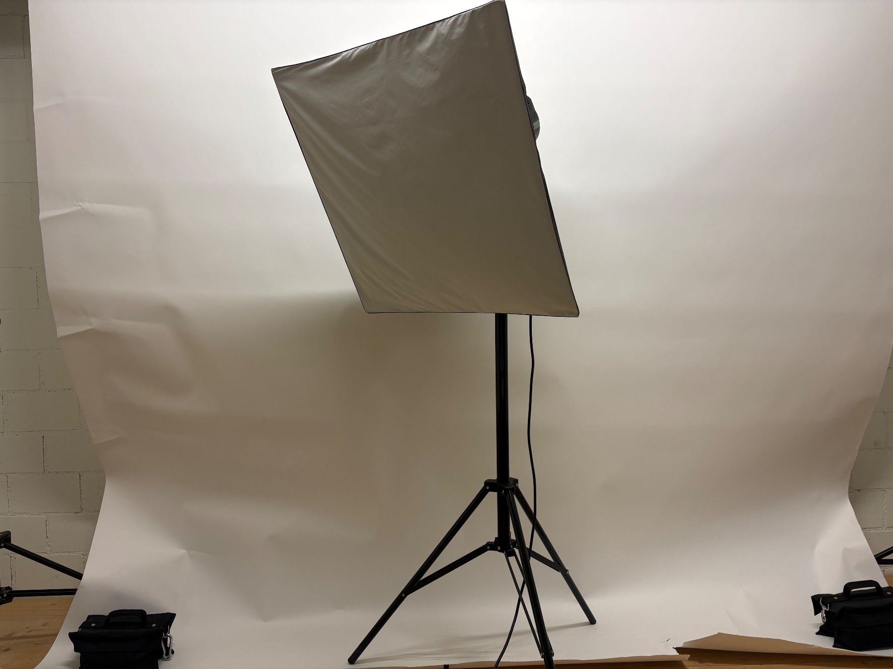 Elinchrom Flash: Elinchrom BX 250 Ri + Stromkabel - Studioblitz – Usato da Cham venduto da wasudami