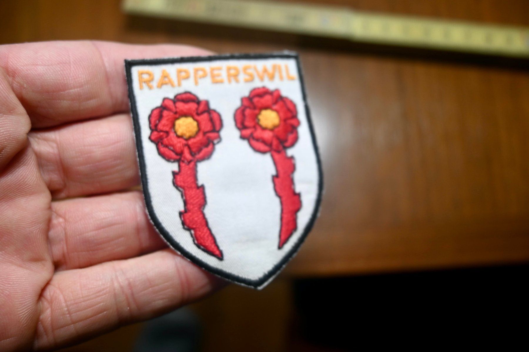 Swiss Placchette & Badge: WAPPEN  Rapperswil PATCH badge AUFNÄHER – Usato da Pfaffhausen venduto da mono_rec 1