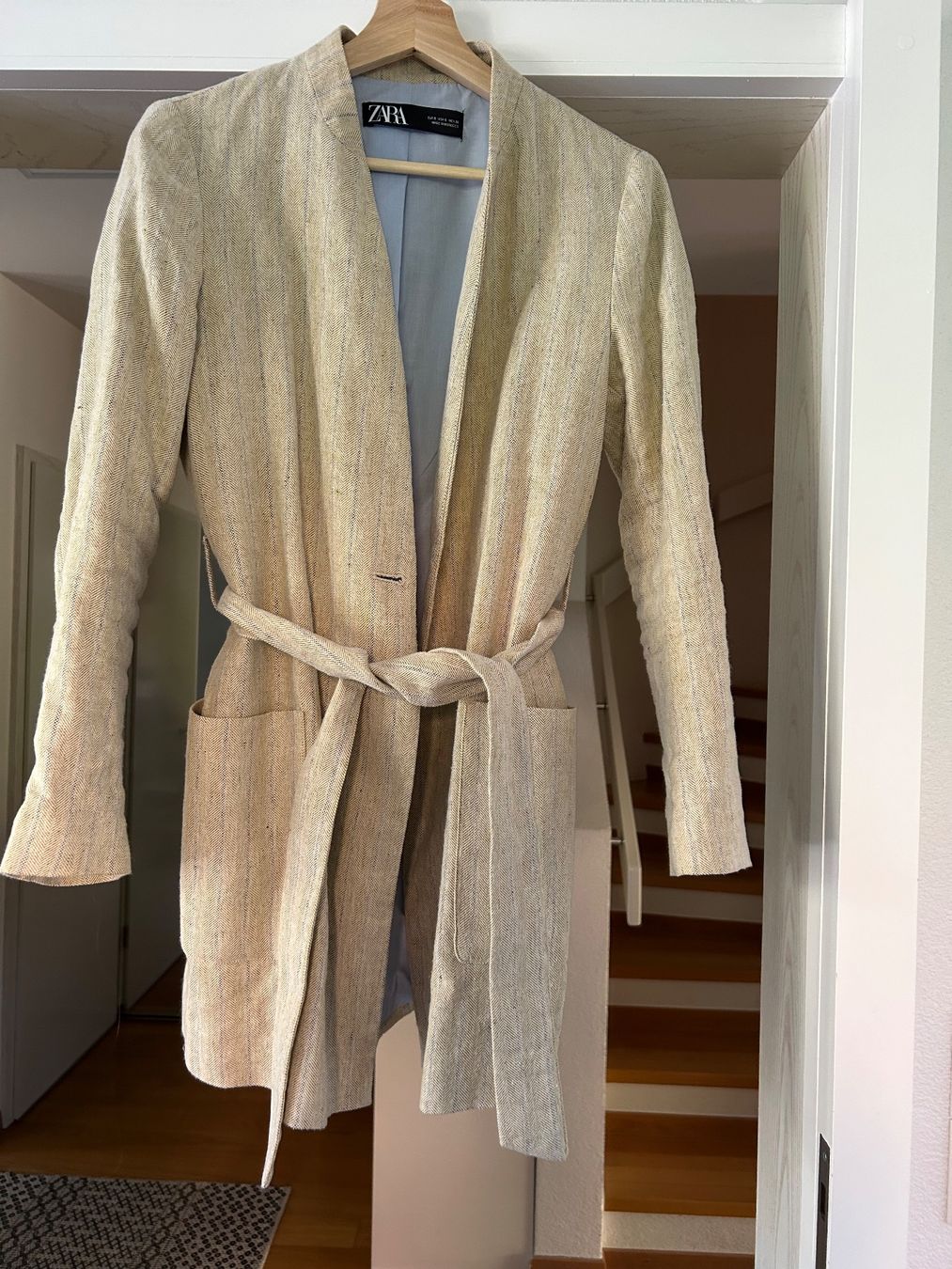 Zara Giacche: Veston taille 36 beige avec doublure bleue ciel – Usato da Pully venduto da nisola