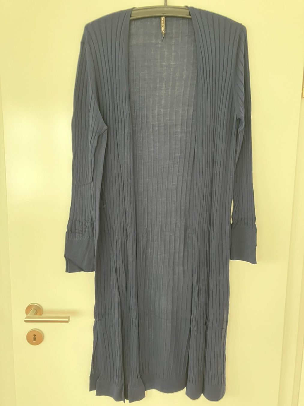 Jacken: Strickjacke - dunkelblau - lang – Gebraucht aus Weinfelden von Esche1