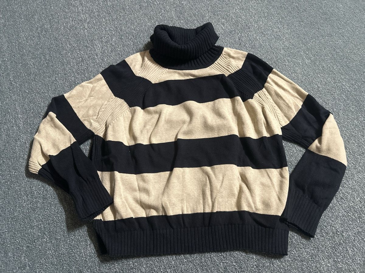 Esprit Pulls & Sweat-shirts: Rollkragenpullover Esprit schwarz beige  – Neuf (Voir description) à Baltschieder par YmroBe