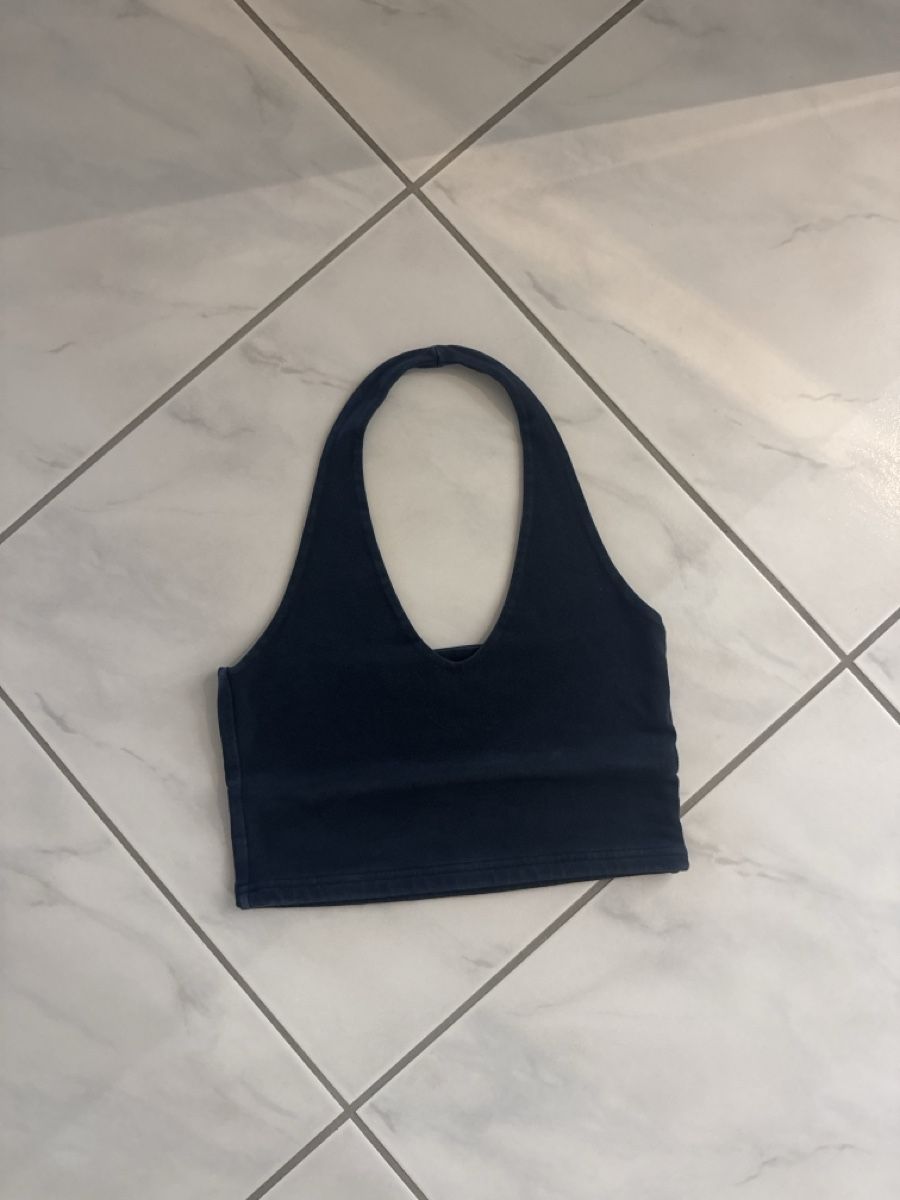 Brandy Melville Top: brandy melville neck top – Usato da Wettswil venduto da pittaro73