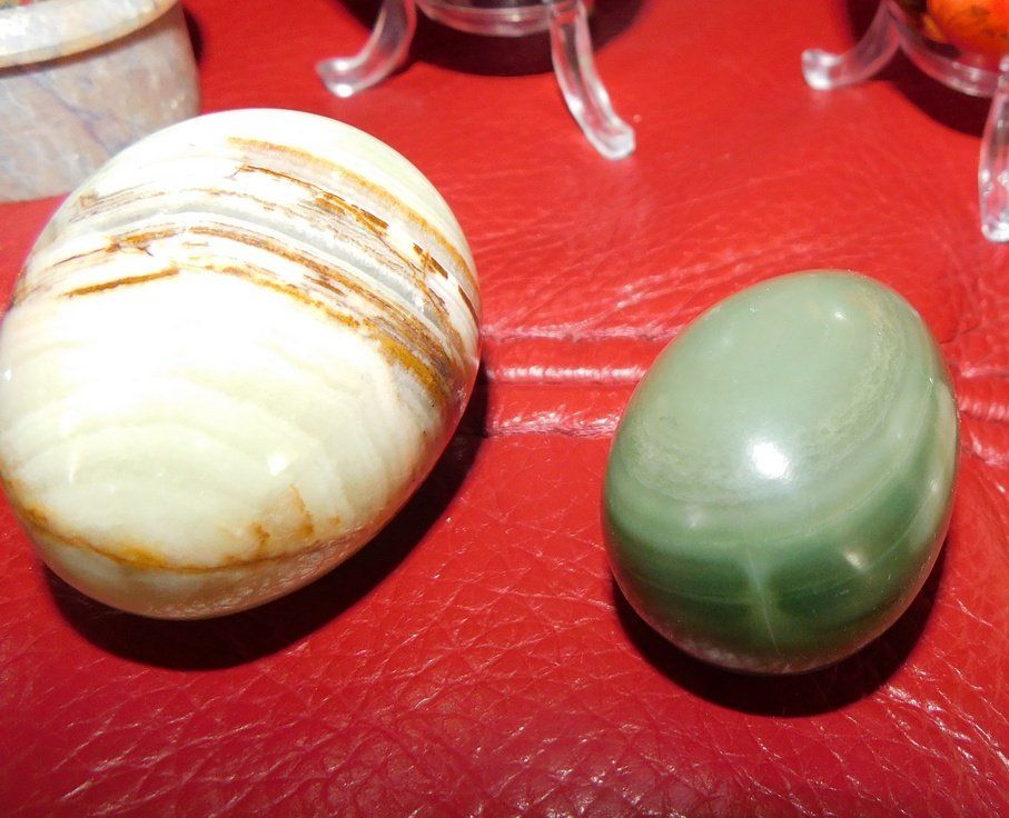 Tutte le decorazioni: Stein Eier , Marmor, Alabaster und Holz, Handmade – Usato da Villnachern venduto da Schnugelchen 3