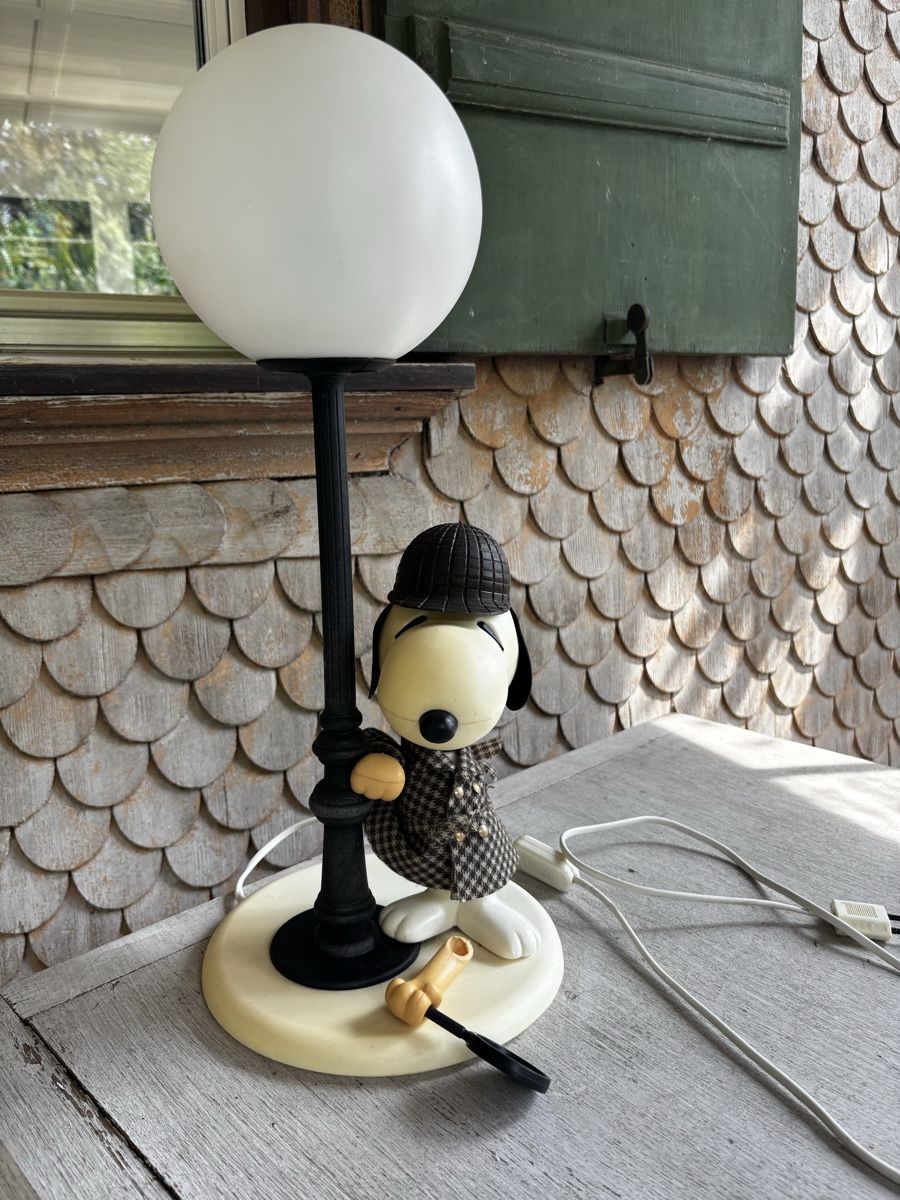Lampen: Sherlock Holmes Snoopy Tischlampe  – Gebraucht aus Zäziwil von kbr_jd95