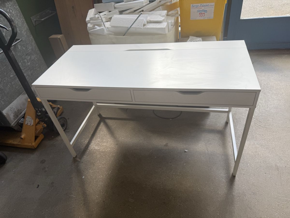 Schreibtische: Bureau blanc 2 tiroirs neuf jamais utilisé  – Neu (gemäss Beschreibung) aus Malleray von dan_6jx6 2