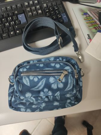 Handtasche mit Blumenmuster, Umhängetasche, neuwertig