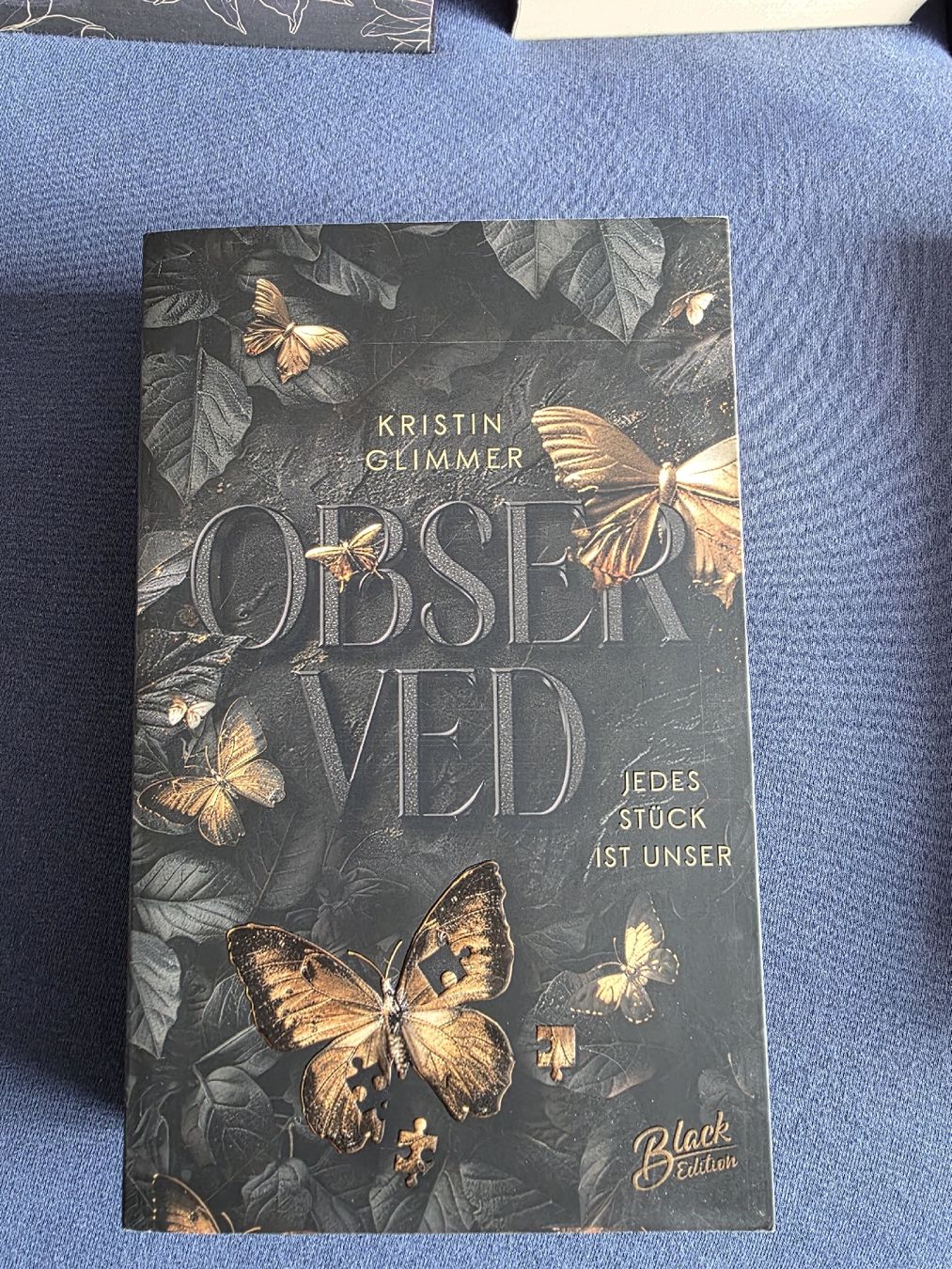 Libri: Observed - Kristin Glimmer, Black Edition – Nuovo (secondo la descrizione) da Gais venduto da ste_y6ps