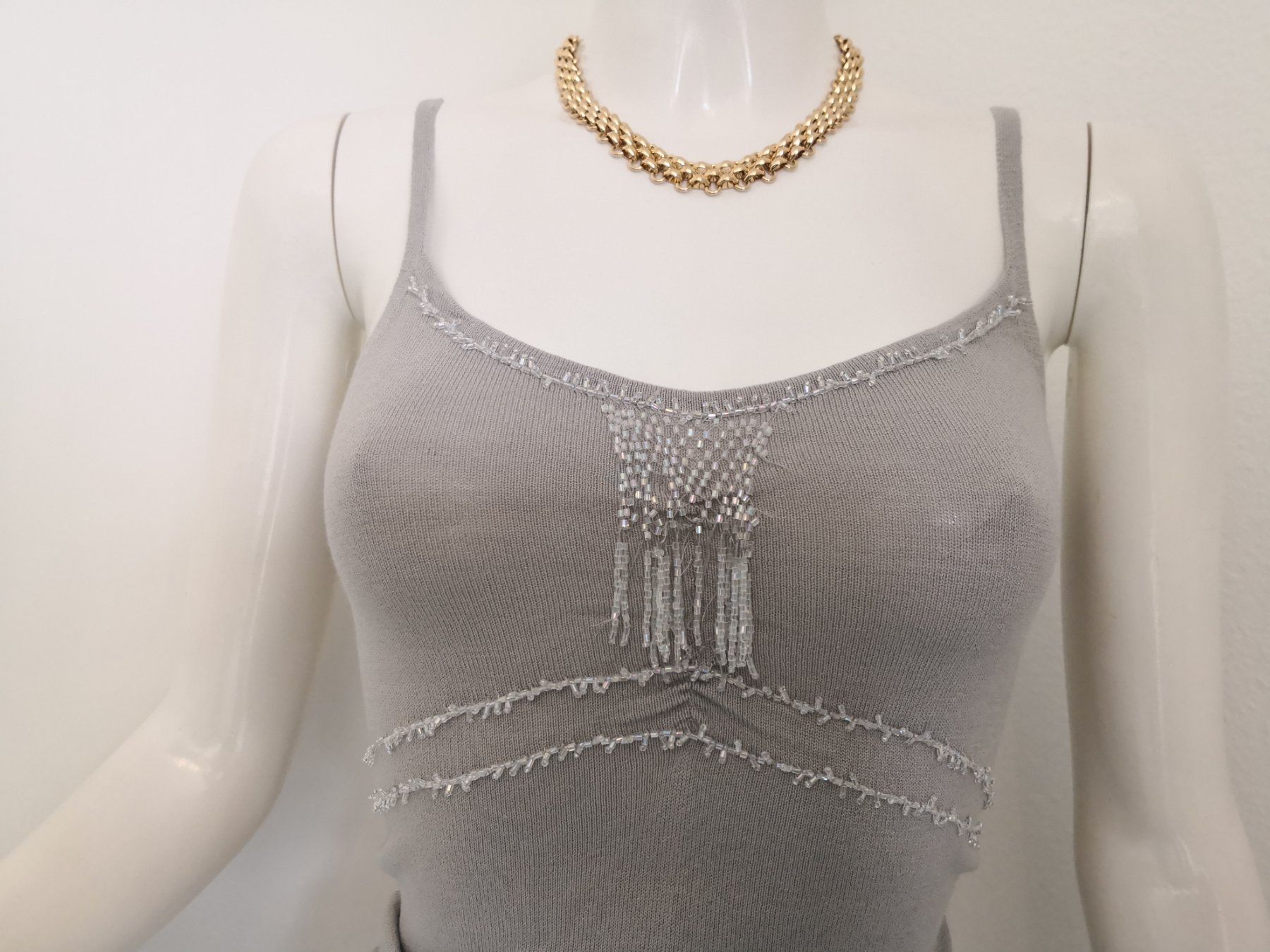 Mango Top: 🤩MANGO STRICK-TOP GRAU MIT PERLEN – Nuovo (secondo la descrizione) da Olten venduto da Naja-Twins-Twins 3