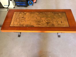 Rustikaler Couchtisch Holz mit Einlage und Metallfüsse