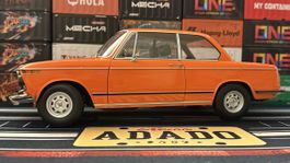 BMW 1602  orange Massstab 1:12 !