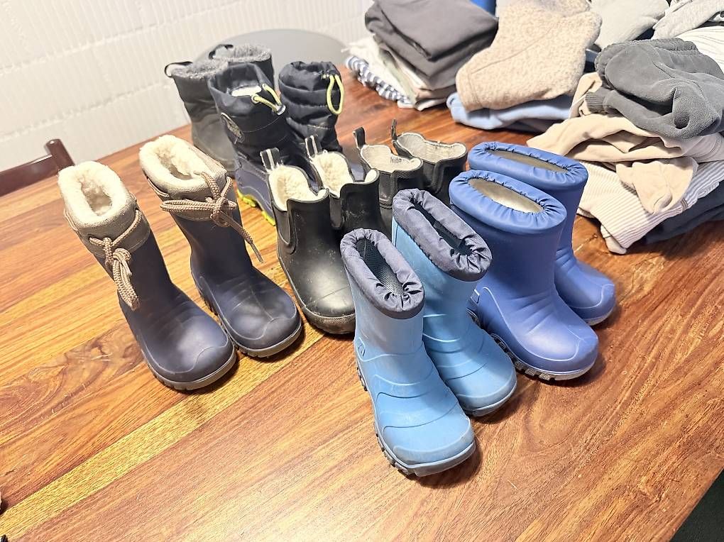 Scarpe per ragazzi: Gummistiefel Gr. 21/22/24/25 – Usato da Lätti venduto da Cerui 1