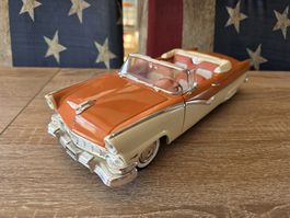 56'Ford Sunliner Convertible 1:18 Ertl