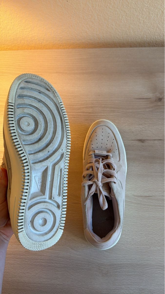 Nike Damenschuhe: NIKE AIR FORCE 1 LOW – Gebraucht aus Puplinge von yav_9r9f 3