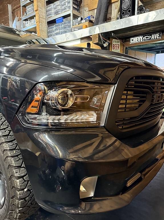 Fari: Dodge ram scheinwerfer schwarz – Usato da Kerns venduto da Imdi