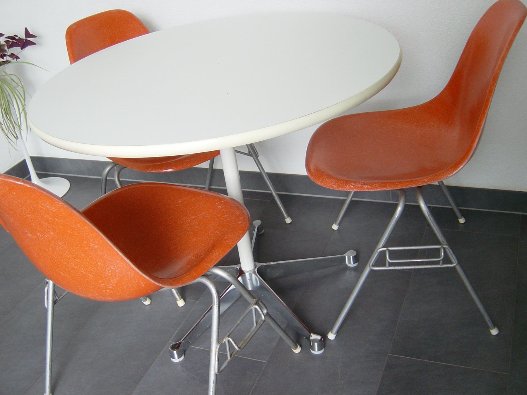 Set de table et chaises: Eames Tischset – D'occasion à Wil SG par Pin05 1