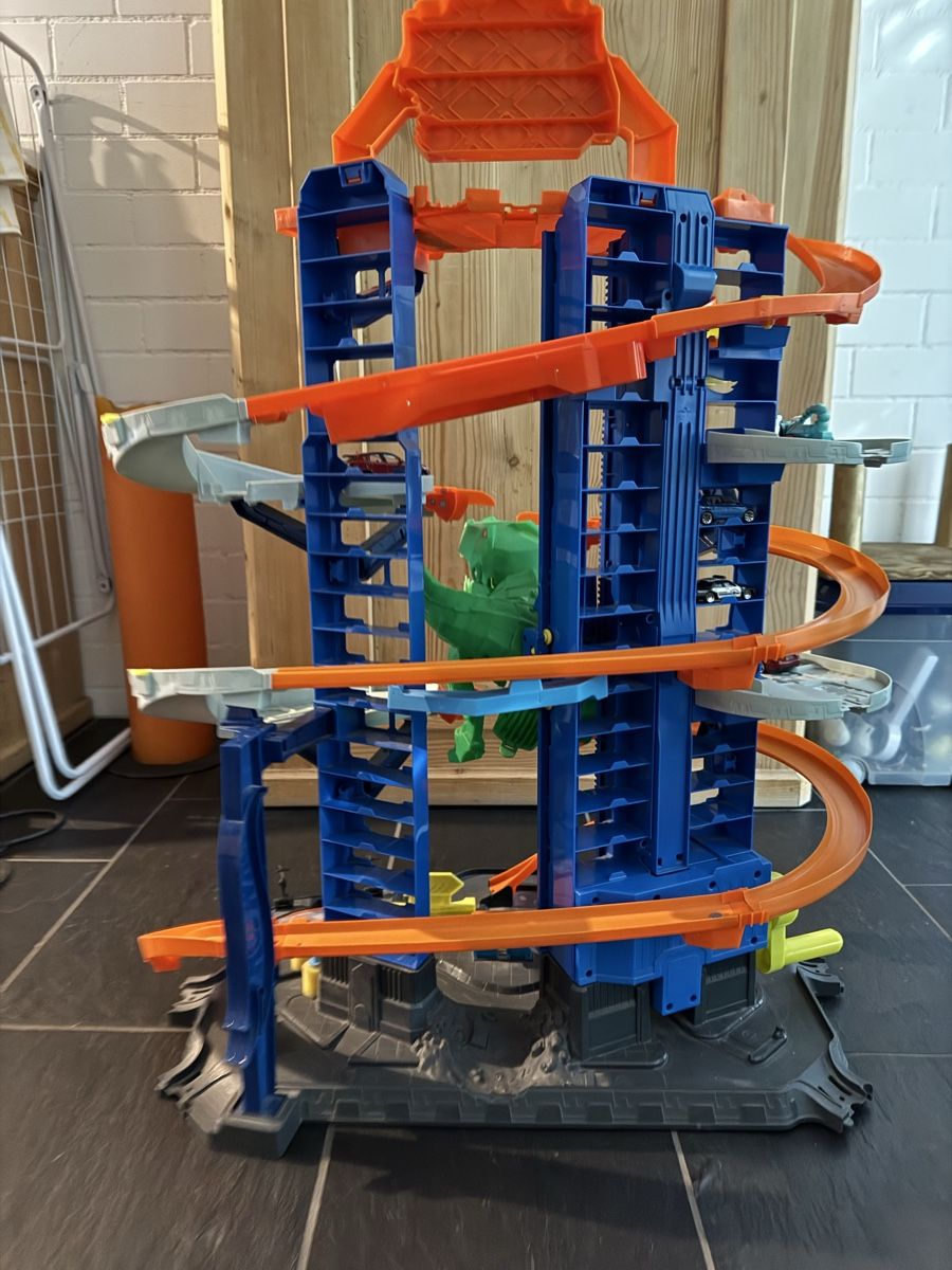 Hot Wheels Spielzeuge: Hot Wheel Garage / Bahn – Gebraucht aus Buch am Irchel von Fly_Eagle 3